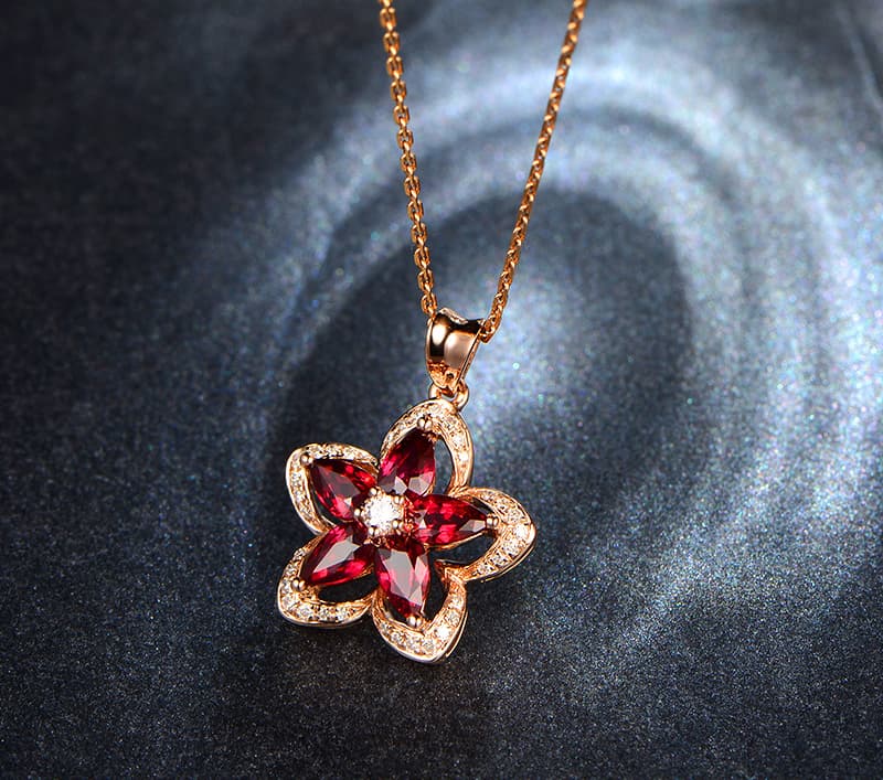 華やか花模様の宝石ネックレス　パワーストーン アクセサリー 