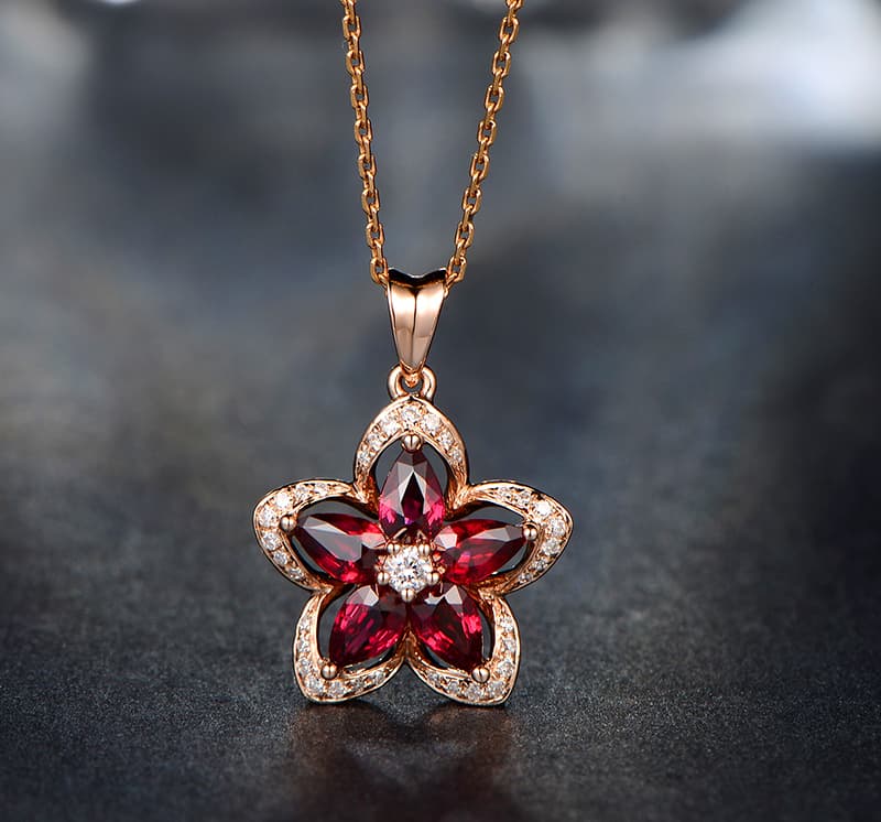 華やか花模様の宝石ネックレス　パワーストーン アクセサリー 