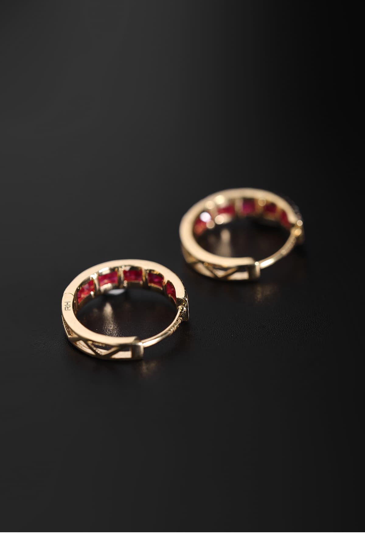 輝く情熱のフープイヤリング　パワーストーン アクセサリー 