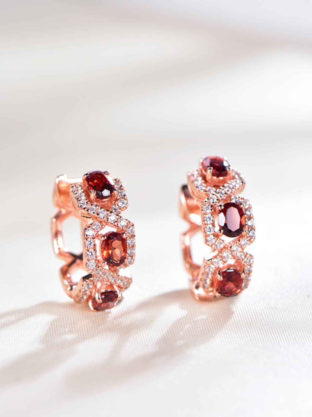 華やか宝石のきらめき フープ型イヤリング　パワーストーン アクセサリー 