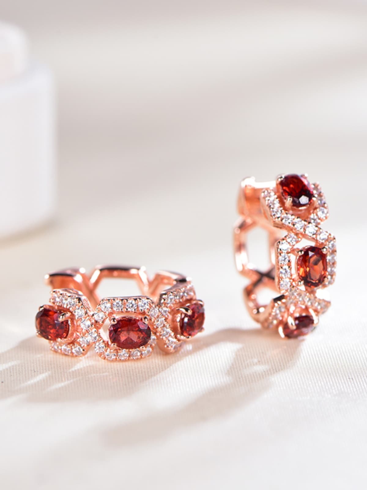 華やか宝石のきらめき フープ型イヤリング　パワーストーン アクセサリー 