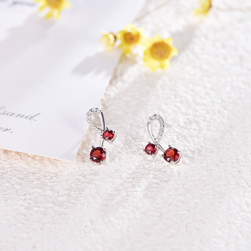 情熱の輝き 二連ルビーピアス パワーストーン アクセサリー
