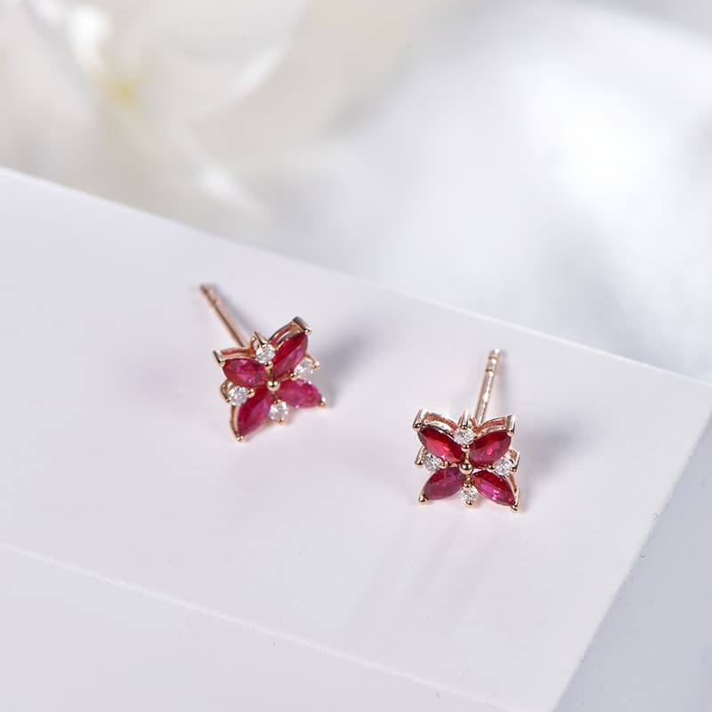 四葉の花咲くルビーピアスパワーストーン アクセサリー