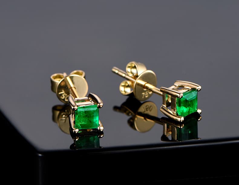 神秘の輝き 四角エメラルドスタッドピアス パワーストーン アクセサリー