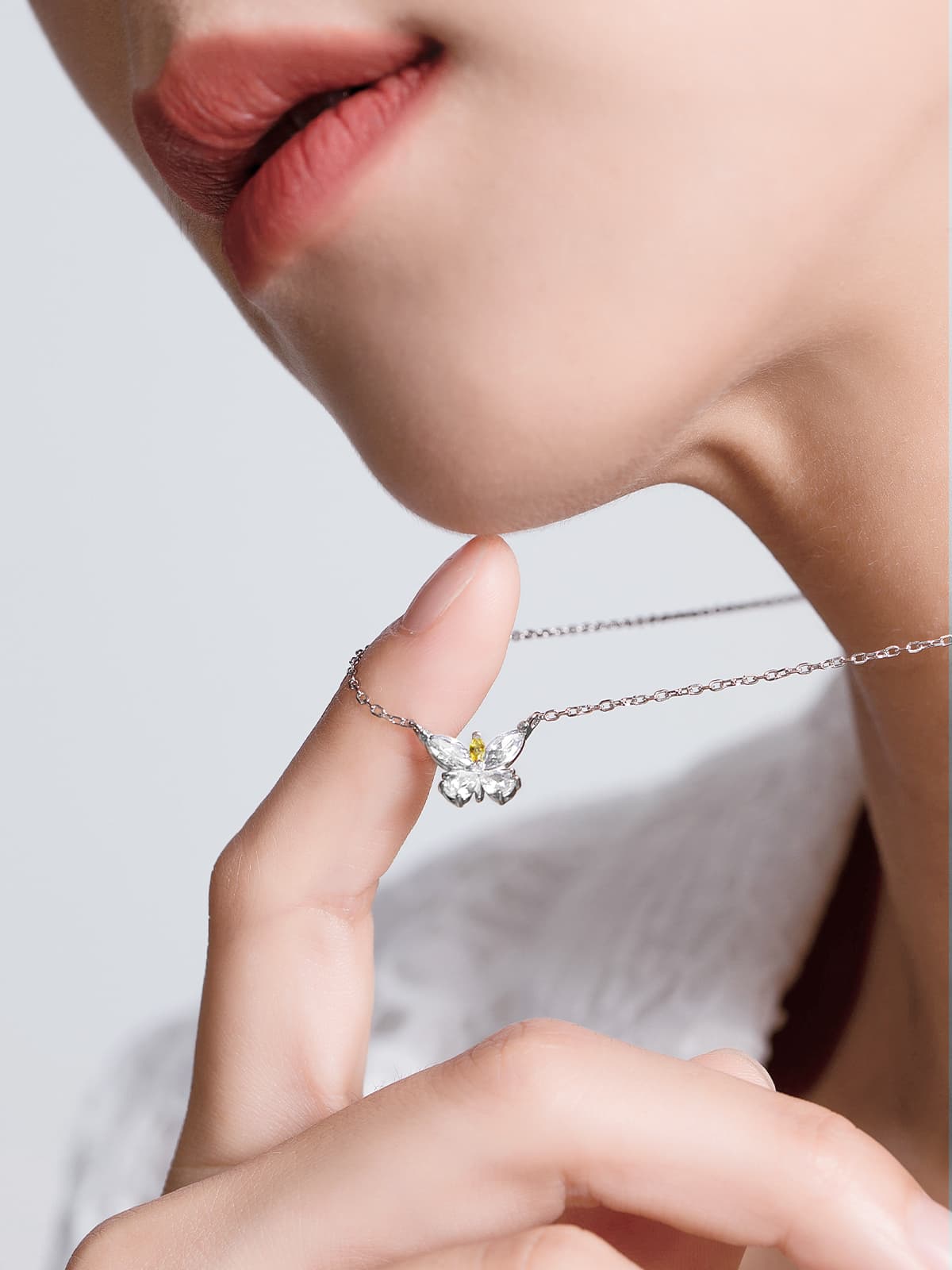 蝶々の煌めき 宝石ネックレスパワーストーン アクセサリー