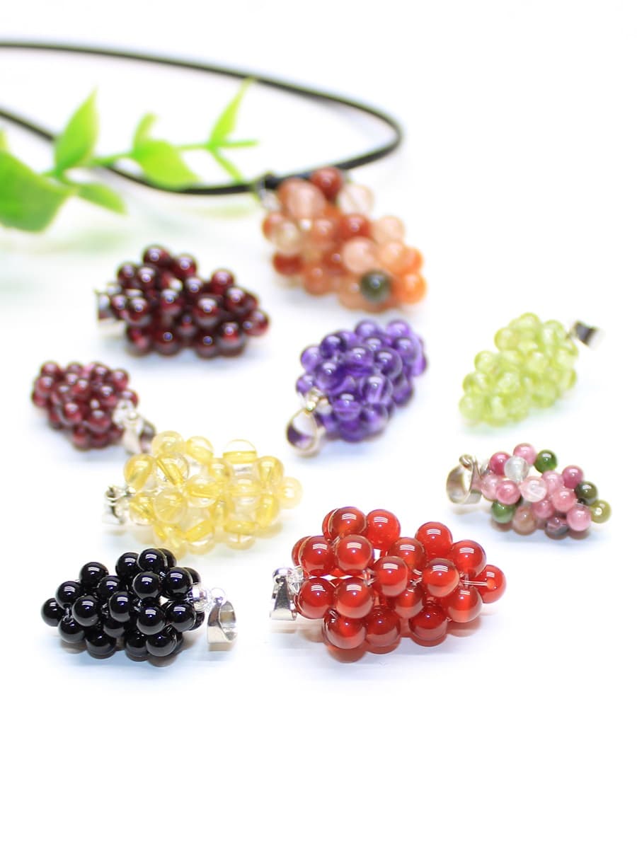 ぶどう形の天然石チャームネックレス パワーストーン アクセサリー