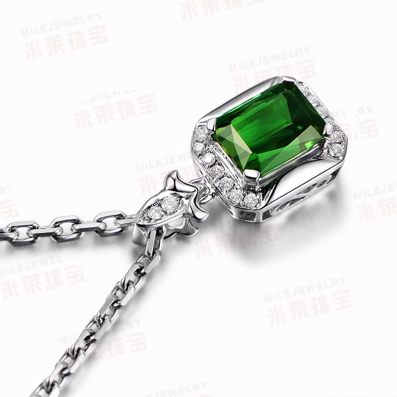 気品漂う翠玉の輝き 王者の護符 パワーストーン アクセサリー