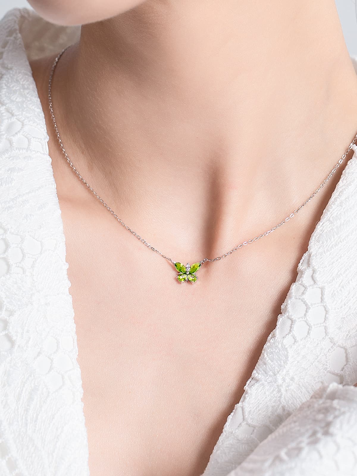 蝶々の煌めき 宝石ネックレスパワーストーン アクセサリー
