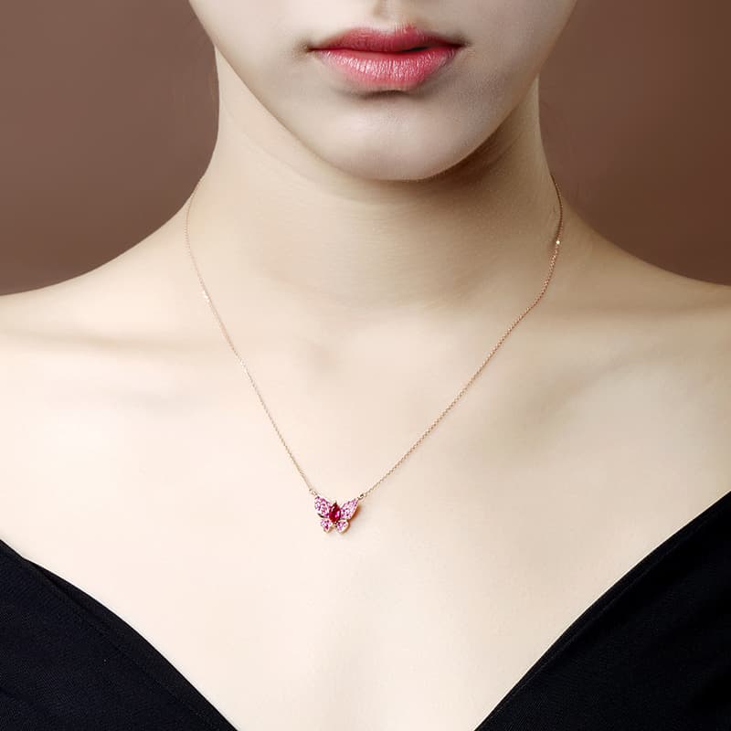 パワーストーン アクセサリー 蝶々の輝き 宝石ペンダント